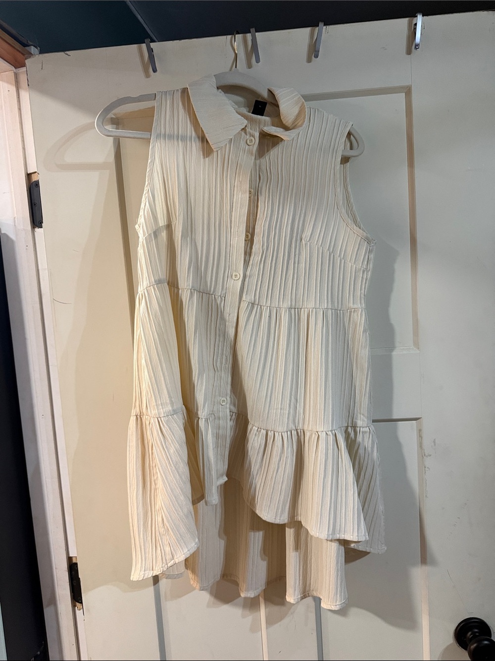 SHEIN Cream Sleeveless Tiered Button-Up Blouse